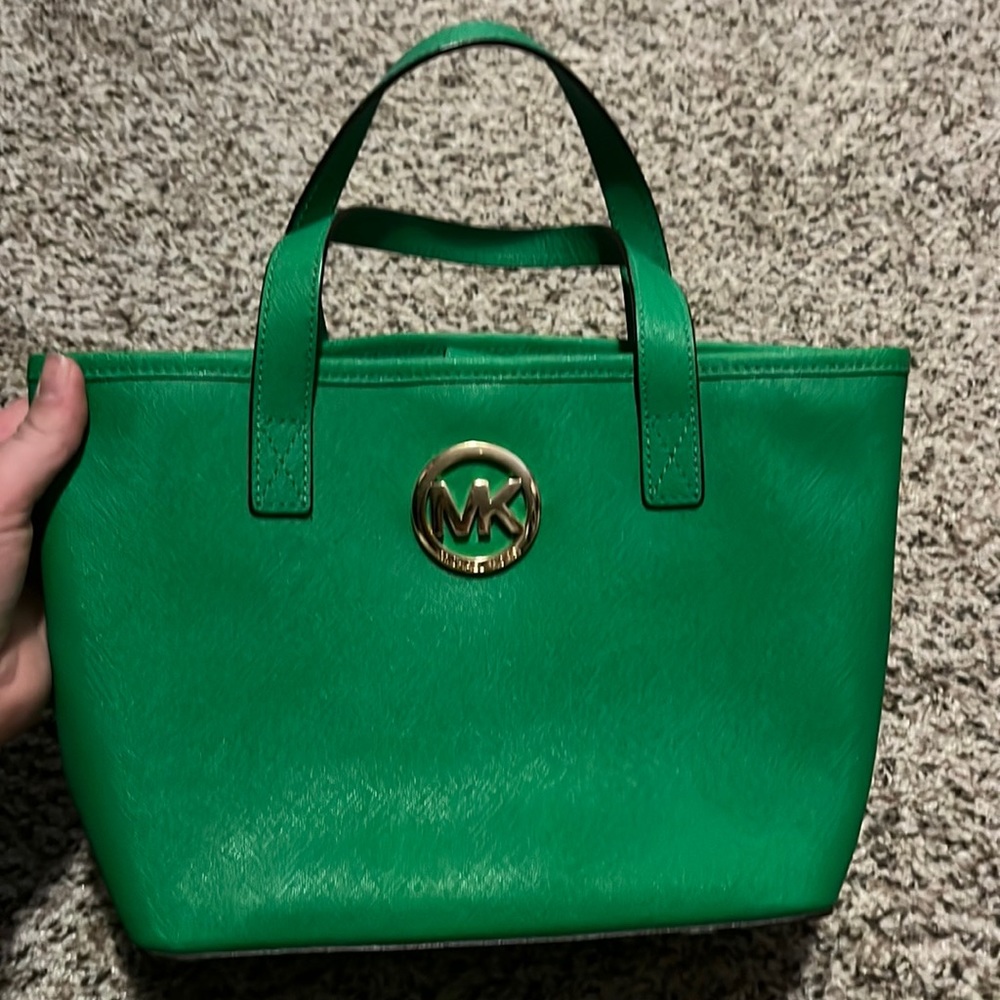 Michael Kors kelly green handbag excellent condition
